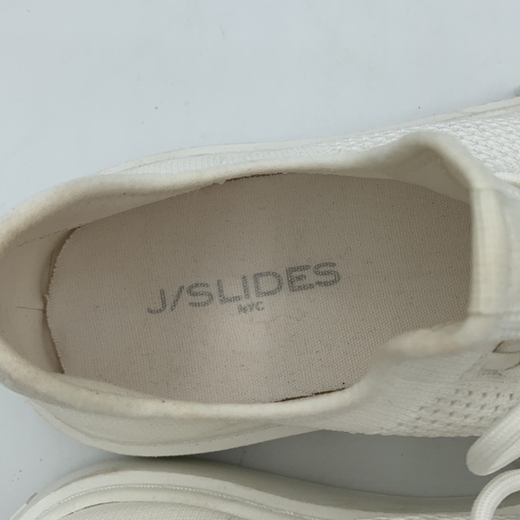J/SLIDES Sneakers Size 8, White, VERY good condition - Picture 4 of 5